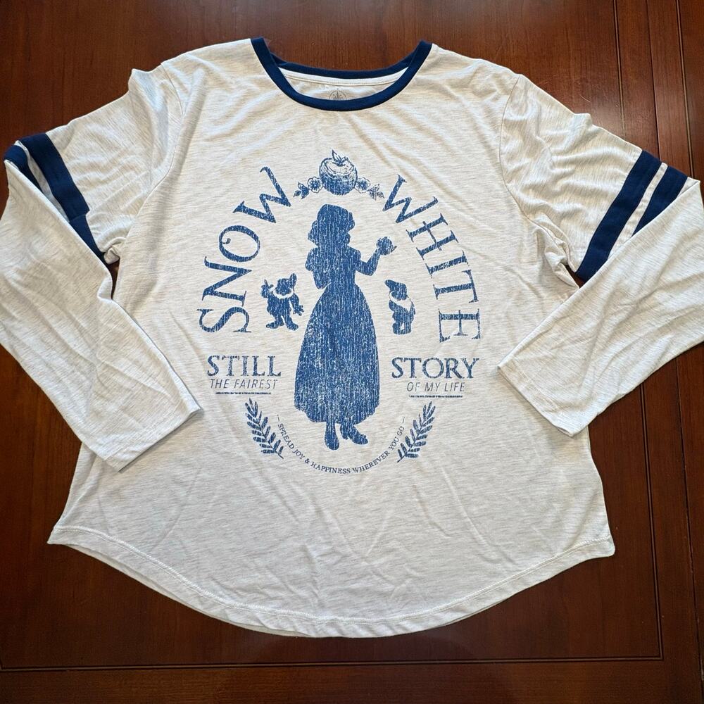 Disney Snow White Long Sleeve Tee Size XL